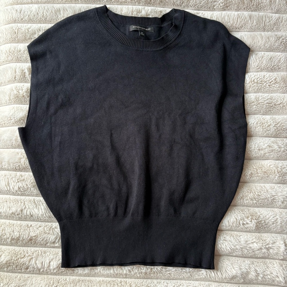 Banana Republic Black Sleeveless Knit Sweater